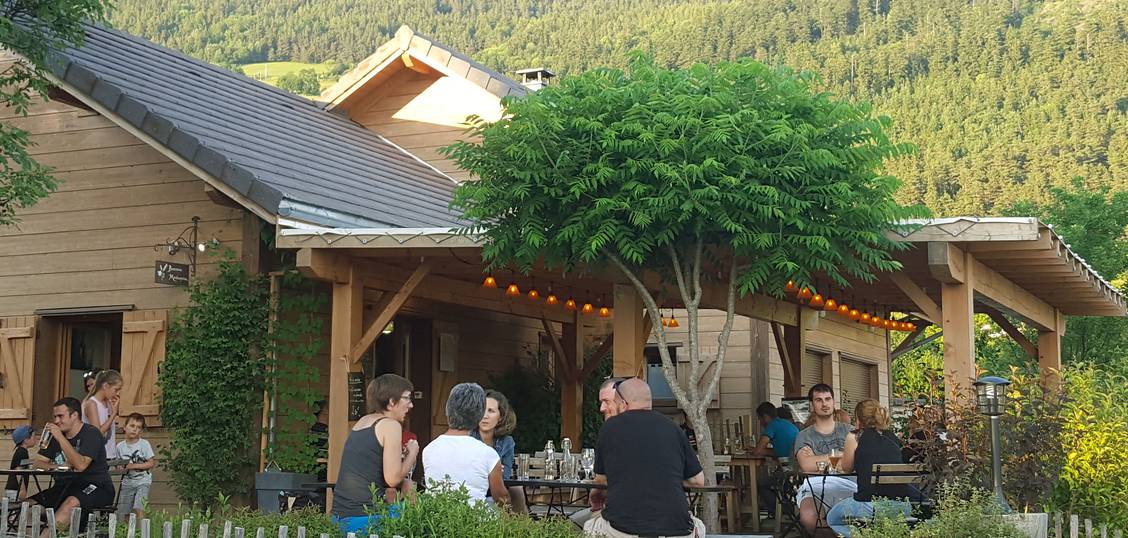 Terrasse de la brasserie matheysine, à Nantes en rattier