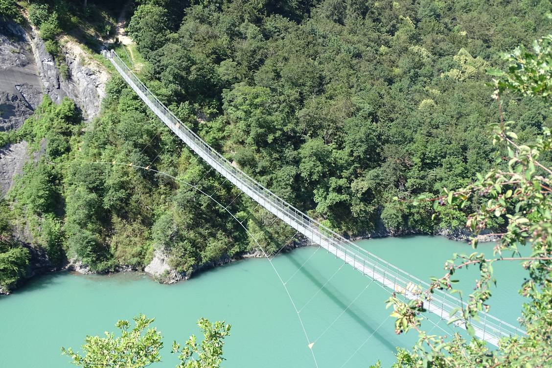 Passerelle himalayenne sur le Drac - Lac de Monteynard