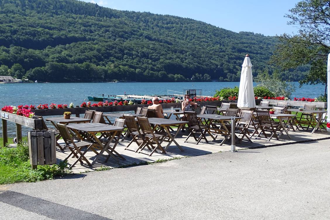 Terrasse du camping de Ser-Sirant