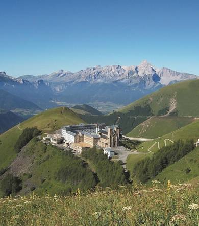 Notre Dame de la Salette :  Le Chemin de Croix et le vallon des Ablandins-Itinéraire pédestre