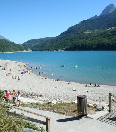 Plage du lac du Sautet