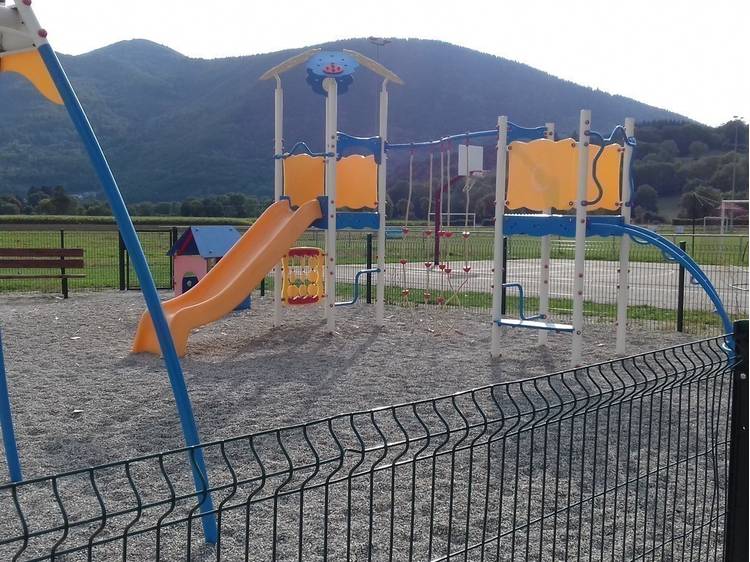 Photo 3 Aire de jeux - Pierre Châtel - Le Bourg