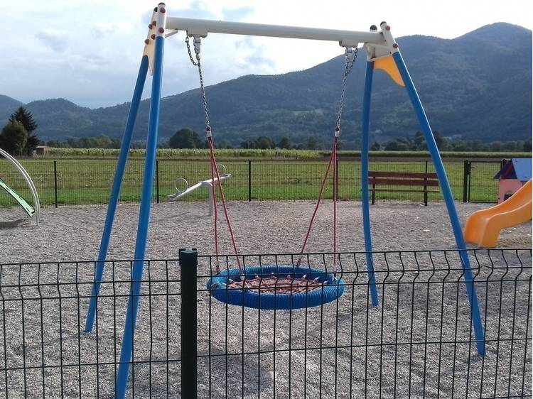Photo 4 Aire de jeux - Pierre Châtel - Le Bourg