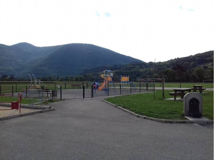 Photo 5 Aire de jeux - Pierre Châtel - Le Bourg
