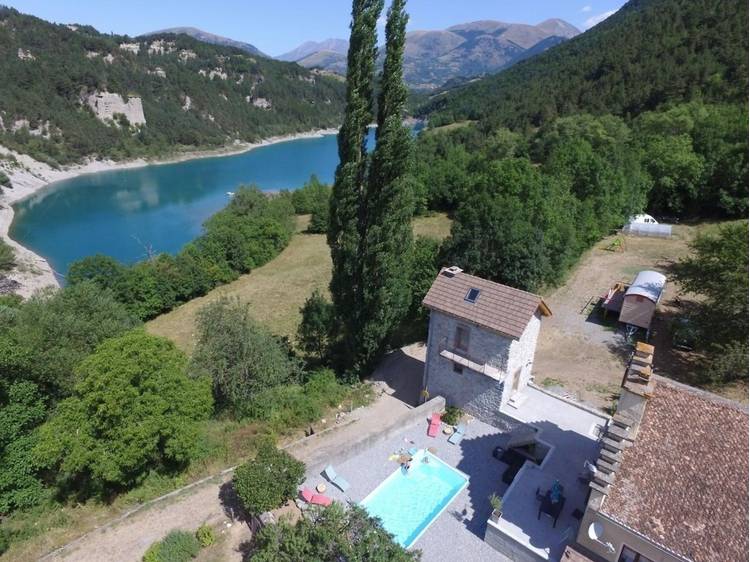 Photo 1 Le Mas du Lac - Chalet "Les Marmottes" (Gîte confort 4 personnes)