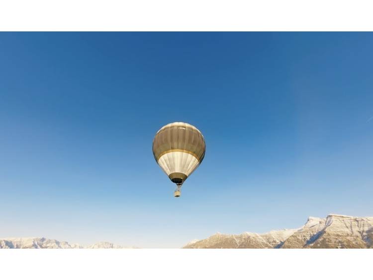 Photo 3 Baptême en montgolfière, Vue panoramique sur les Ecrins (au départ de Corps 38970)