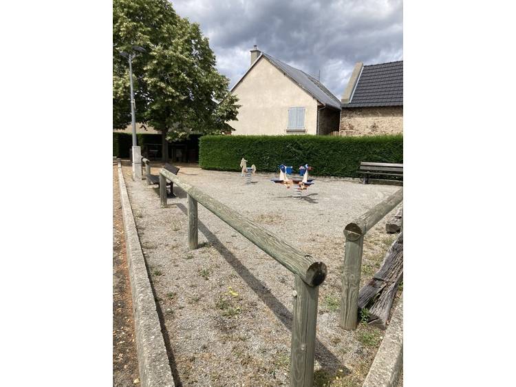 Photo 1 Aire de jeux - Eglise de Monteynard
