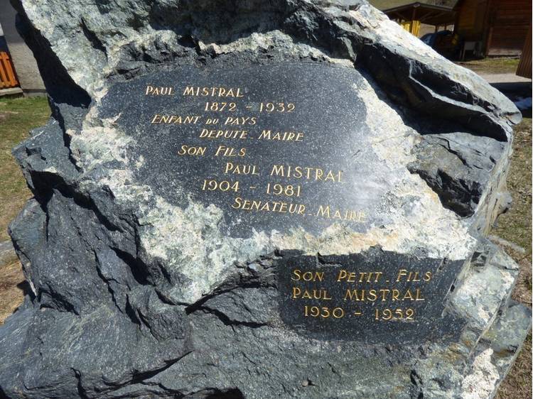 Photo 1 Plaque commémorative de l'enfant du pays, Paul Mistral