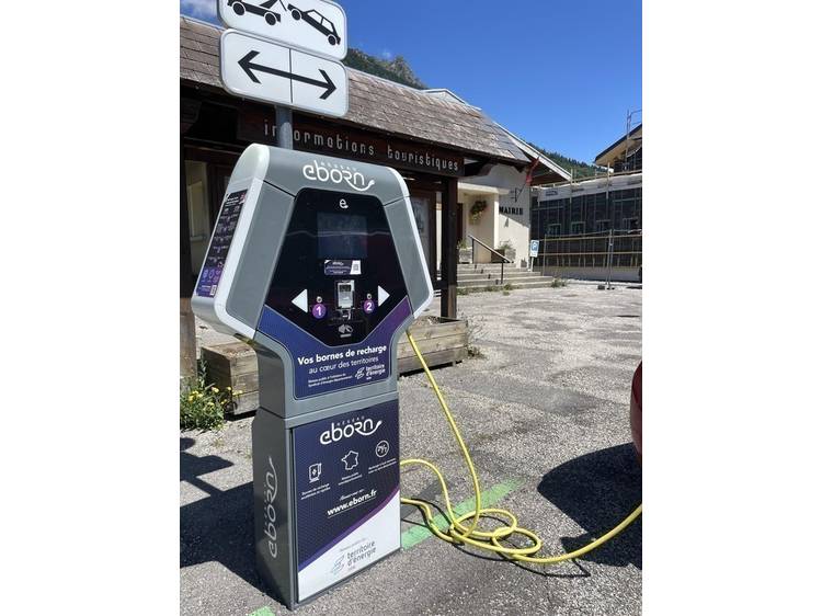 Photo 1 Borne de rechargement pour voitures électriques