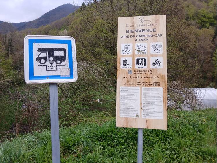 Photo 3 Aire de camping-car à la Motte Saint Martin
