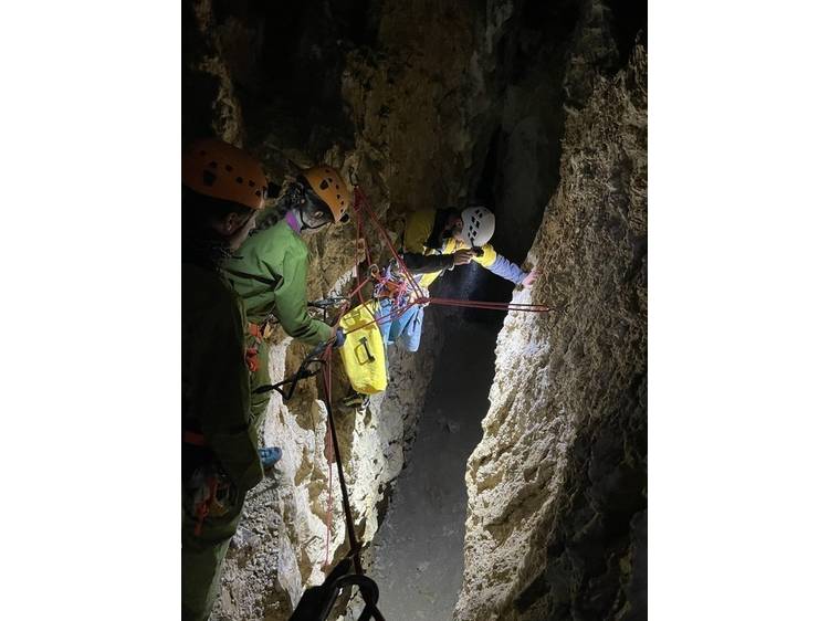 Photo 22 Spéléologie pour tous niveaux avec Écrins Spéléo Canyon