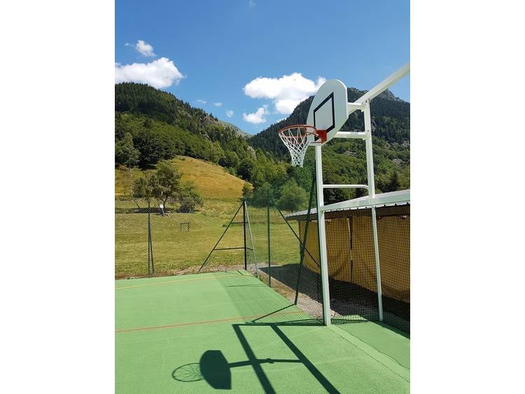 Photo 2 Terrain multisports