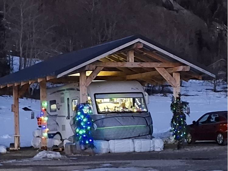 Photo 1 Aire de bivouac camping-car de l'Alpe du Grand Serre
