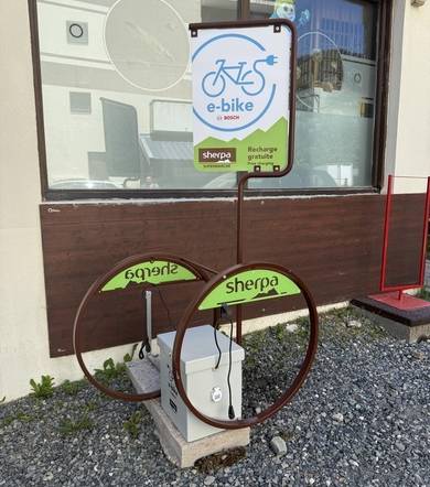 Borne de rechargement pour vélos électriques